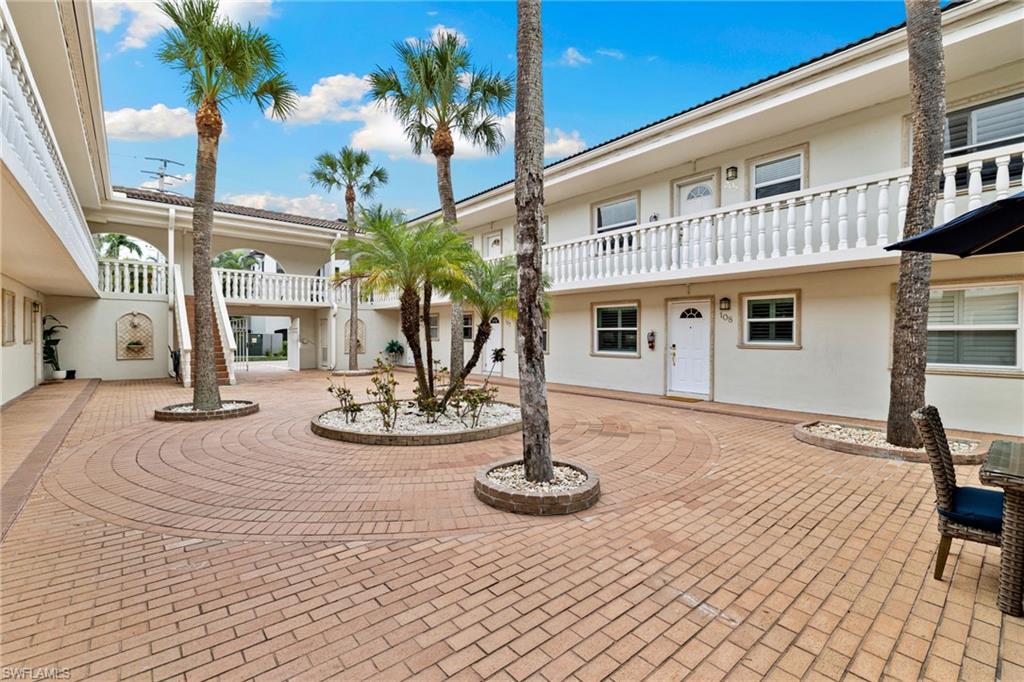 CASTLETON GARDENS - Residential