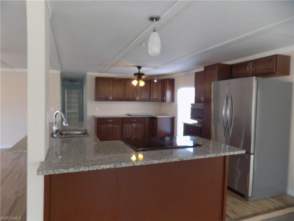 PEACEFUL PINES MOBILE VIL - Residential