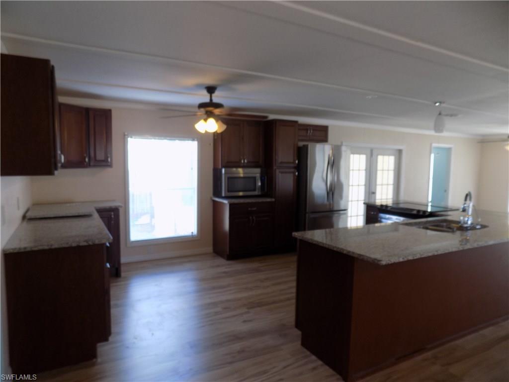 PEACEFUL PINES MOBILE VIL - Residential