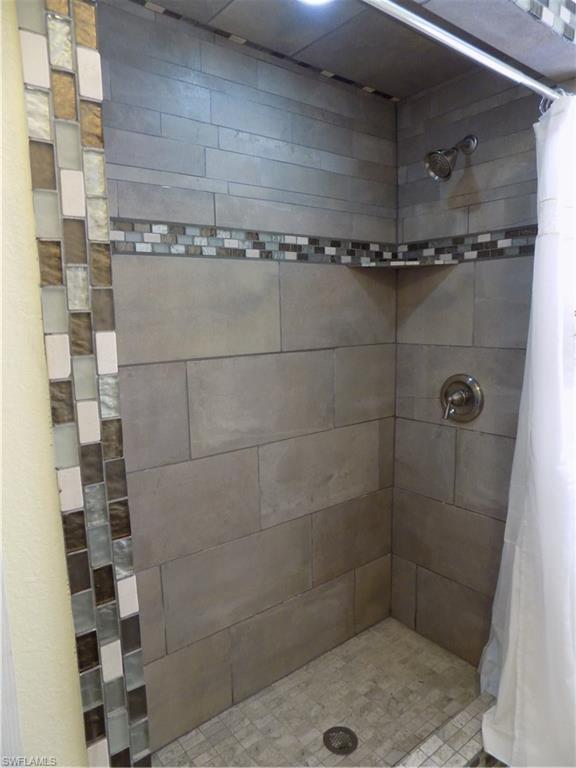 PEACEFUL PINES MOBILE VIL - Residential