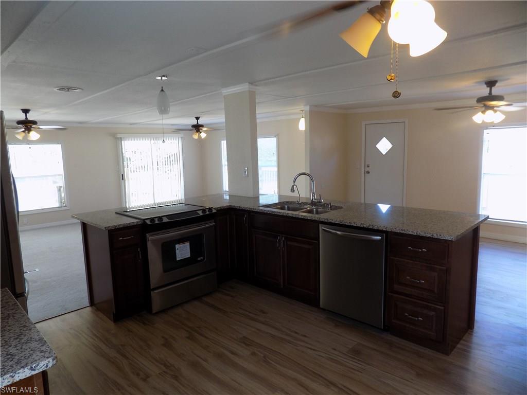 PEACEFUL PINES MOBILE VIL - Residential