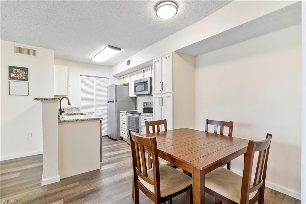 VENETIAN PALMS - Residential