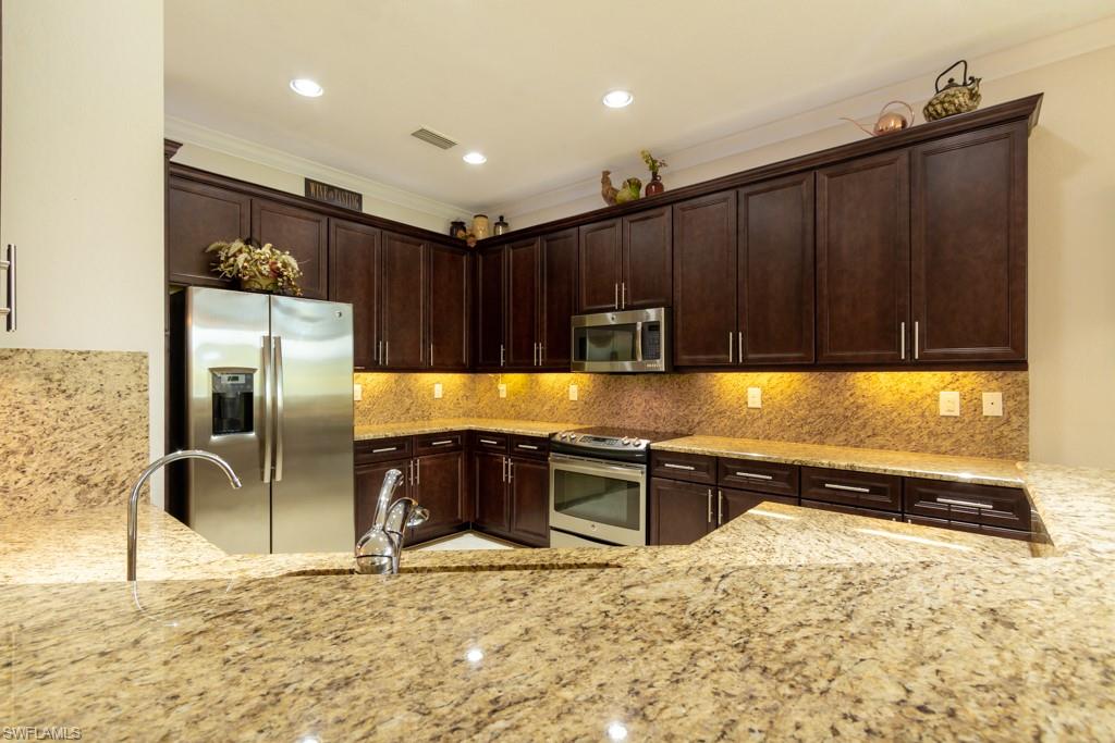 BOTANICA LAKES - Residential