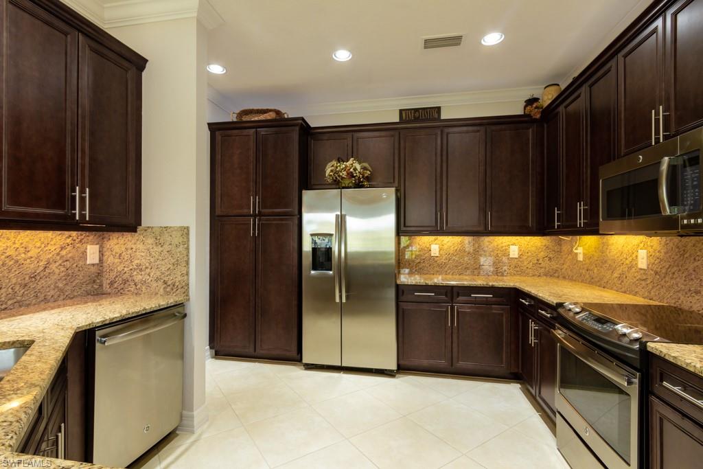 BOTANICA LAKES - Residential