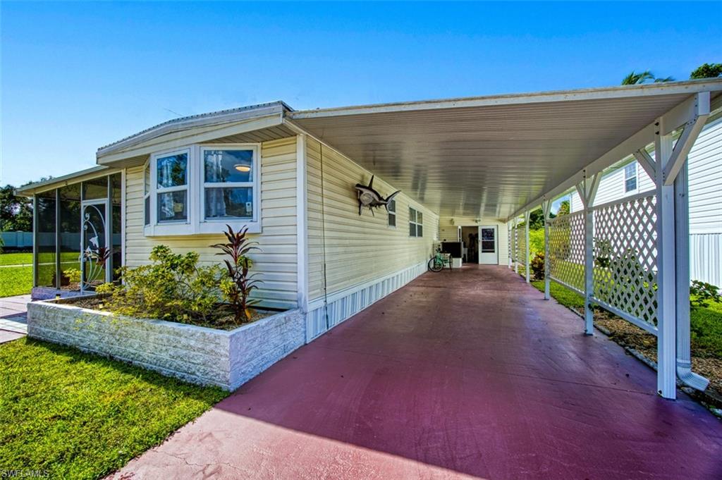 MOORHEAD MANOR - Residential