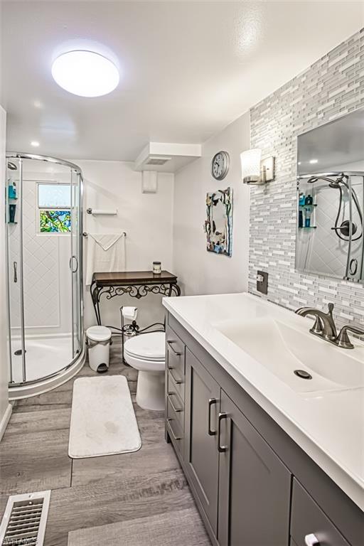 MOORHEAD MANOR - Residential