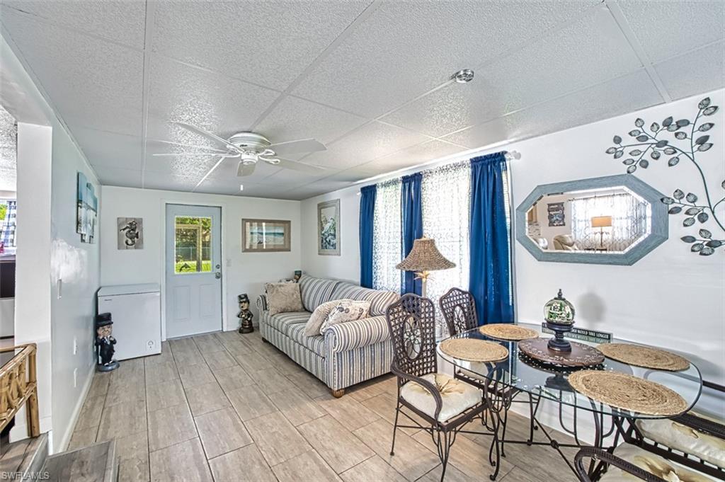 MOORHEAD MANOR - Residential