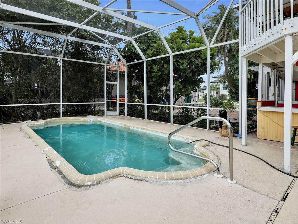 MARCO BEACH - Residential