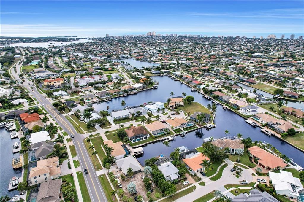 MARCO BEACH - Residential