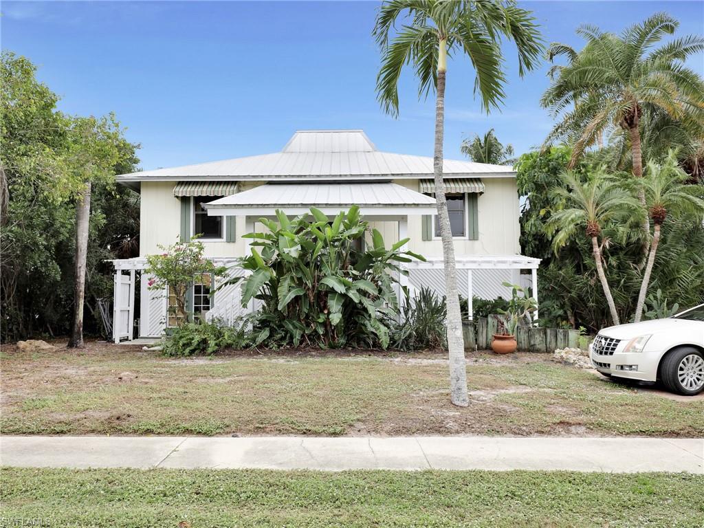 MARCO BEACH - Residential