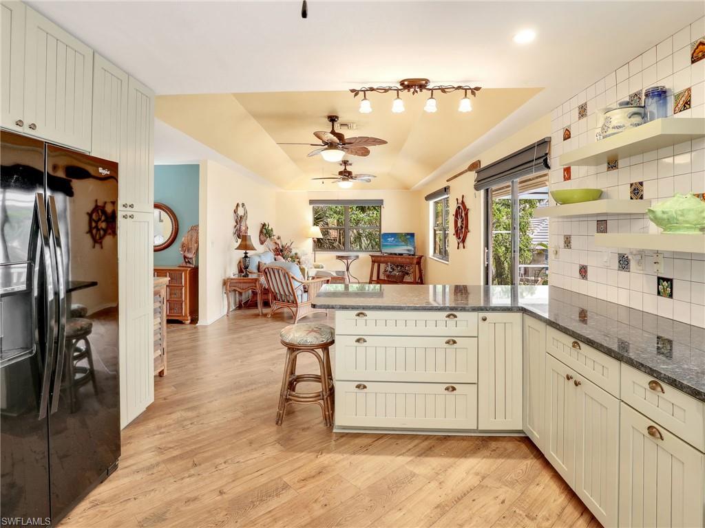 MARCO BEACH - Residential