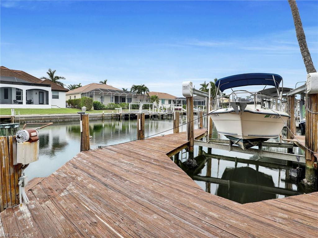 MARCO BEACH - Residential