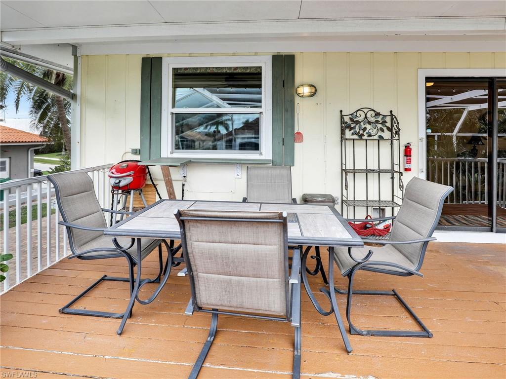 MARCO BEACH - Residential