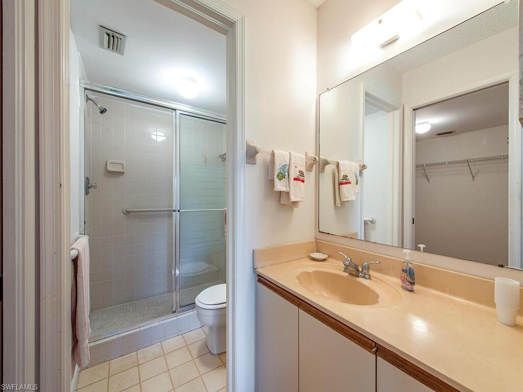 ANDOVER SQUARE - Residential