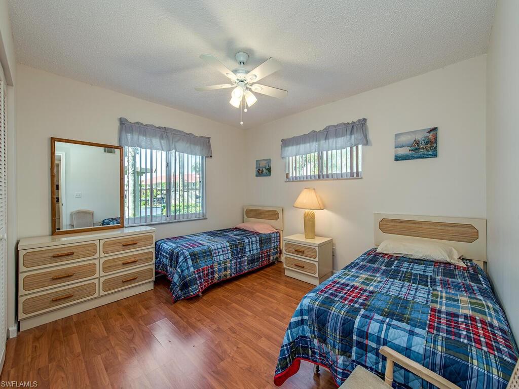 ANDOVER SQUARE - Residential