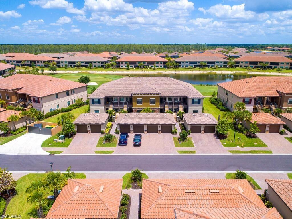 ESPLANADE - Residential Lease