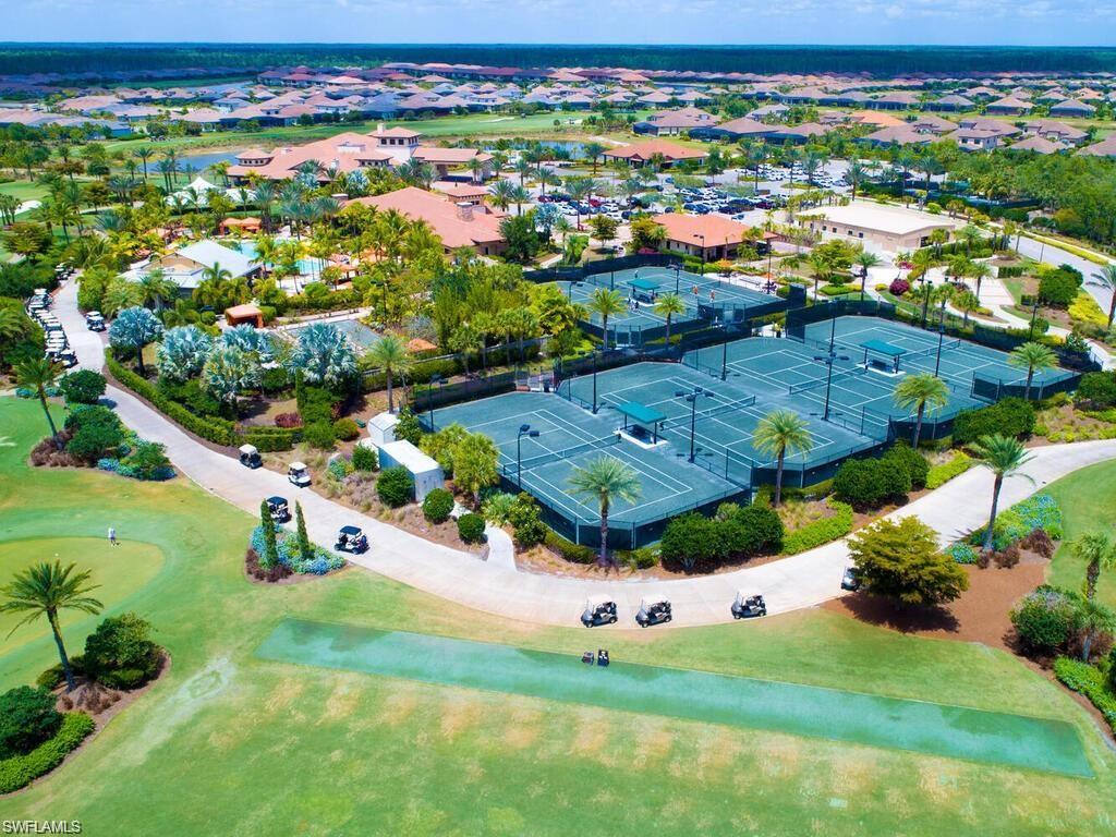 ESPLANADE - Residential Lease