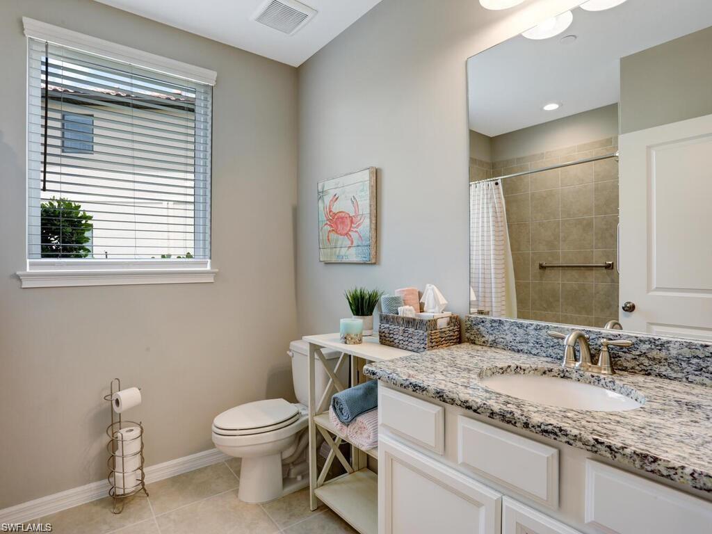 ESPLANADE - Residential Lease