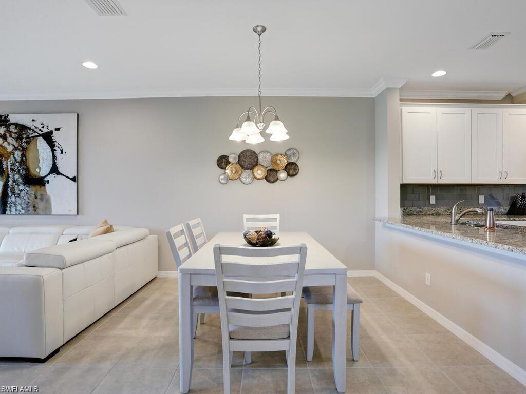 ESPLANADE - Residential Lease