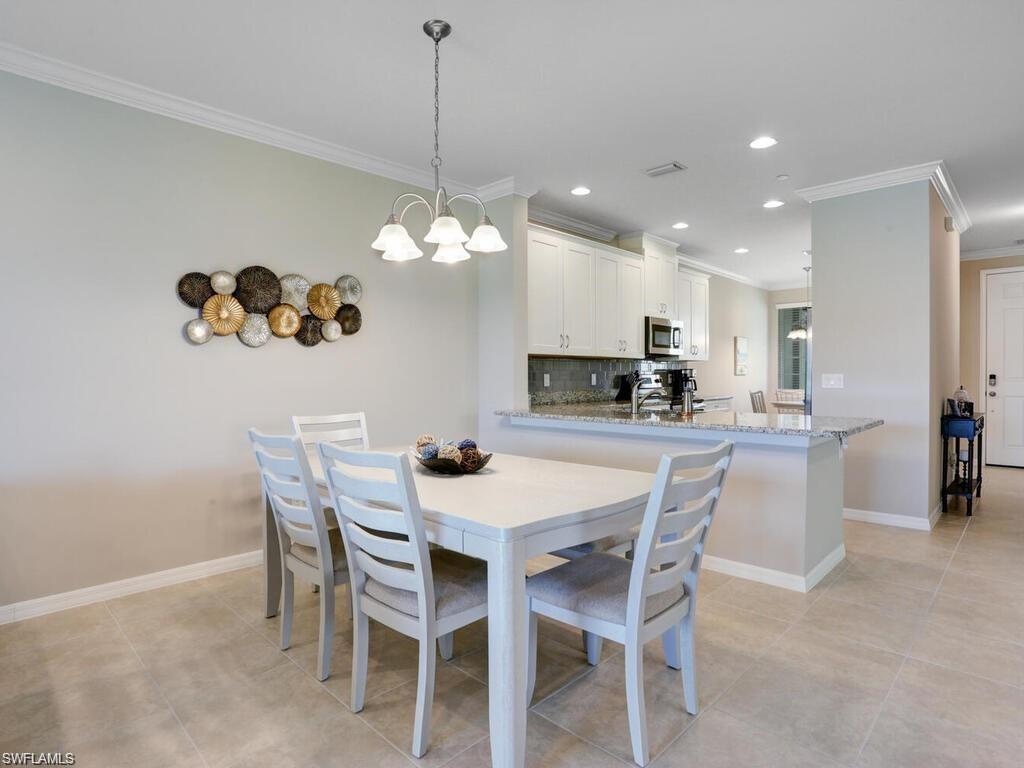 ESPLANADE - Residential Lease