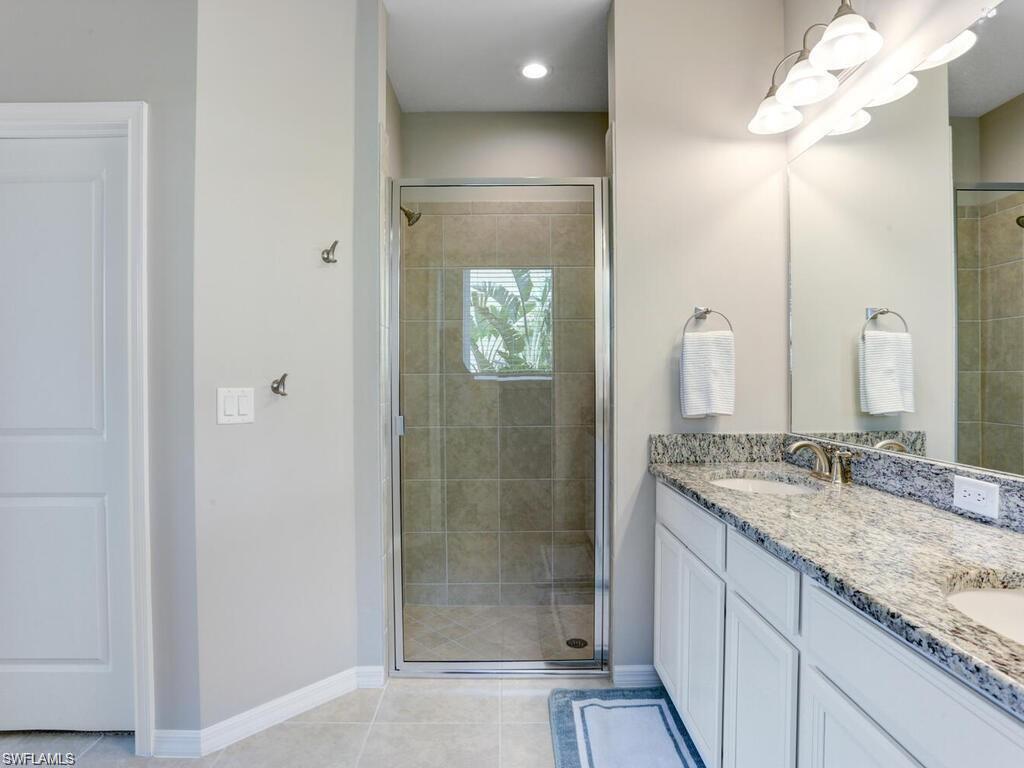 ESPLANADE - Residential Lease