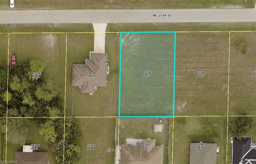 Take a look at this beautiful property located in up and coming NE Cape Coral!  This property is right in the center of it all.  Close to all new up and coming shops, dining, and entertainment.  Grab a piece of paradise in Southwest Florida before it's too late!  Drive by today!