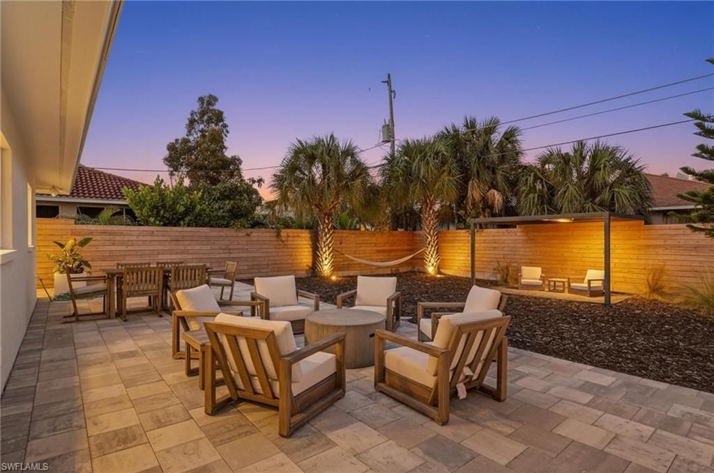 Photo of 565 110th AVE N, NAPLES, FL 34108 (MLS # 225083225)