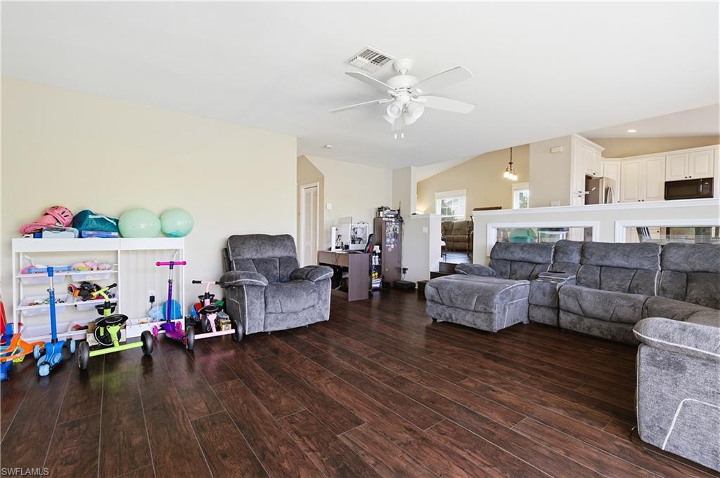 EAGLE POINTE - Residential