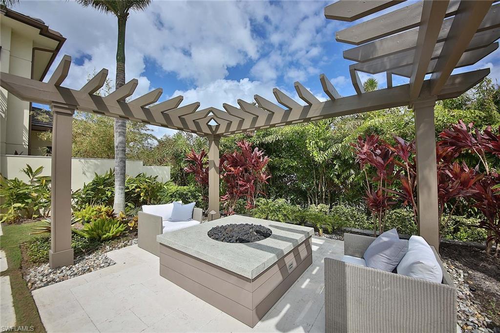 MOORINGS - Residential