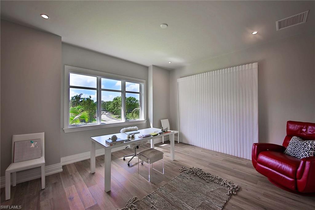 MOORINGS - Residential