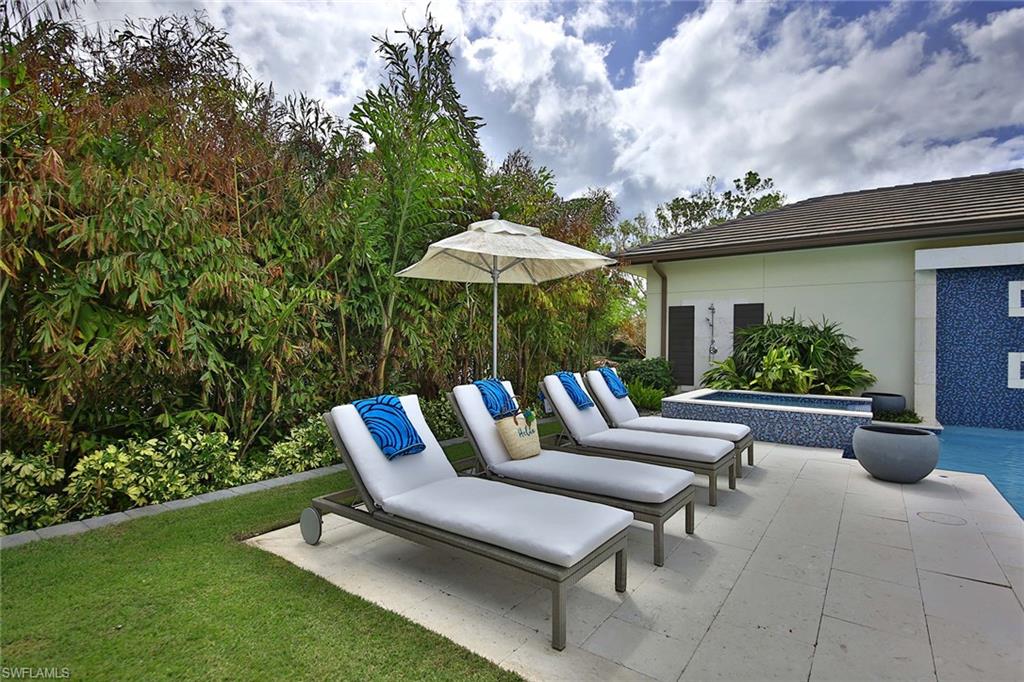 MOORINGS - Residential