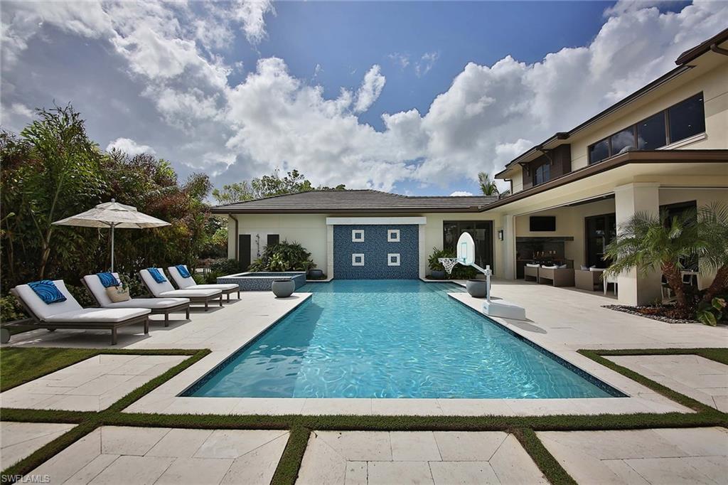 MOORINGS - Residential