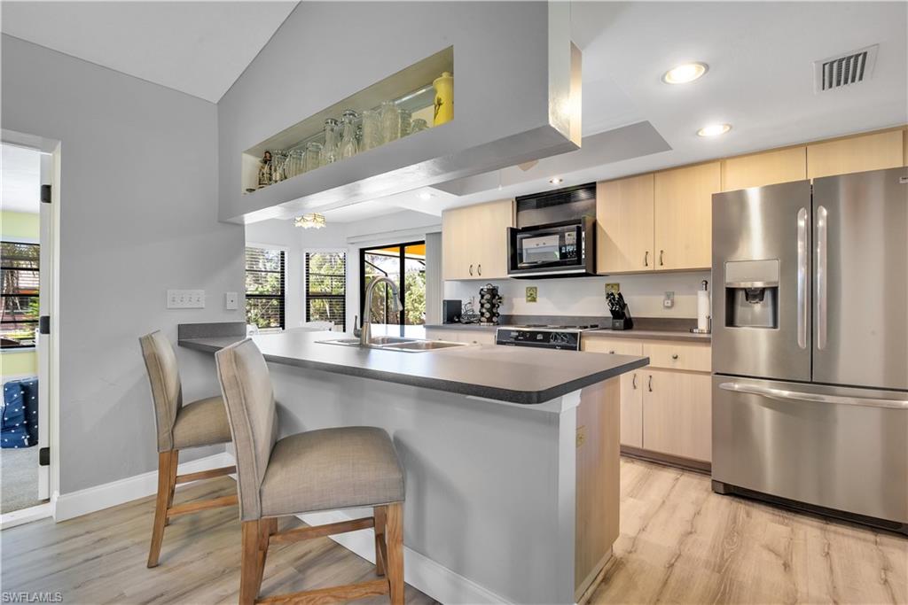 SAN CARLOS PARK - Residential