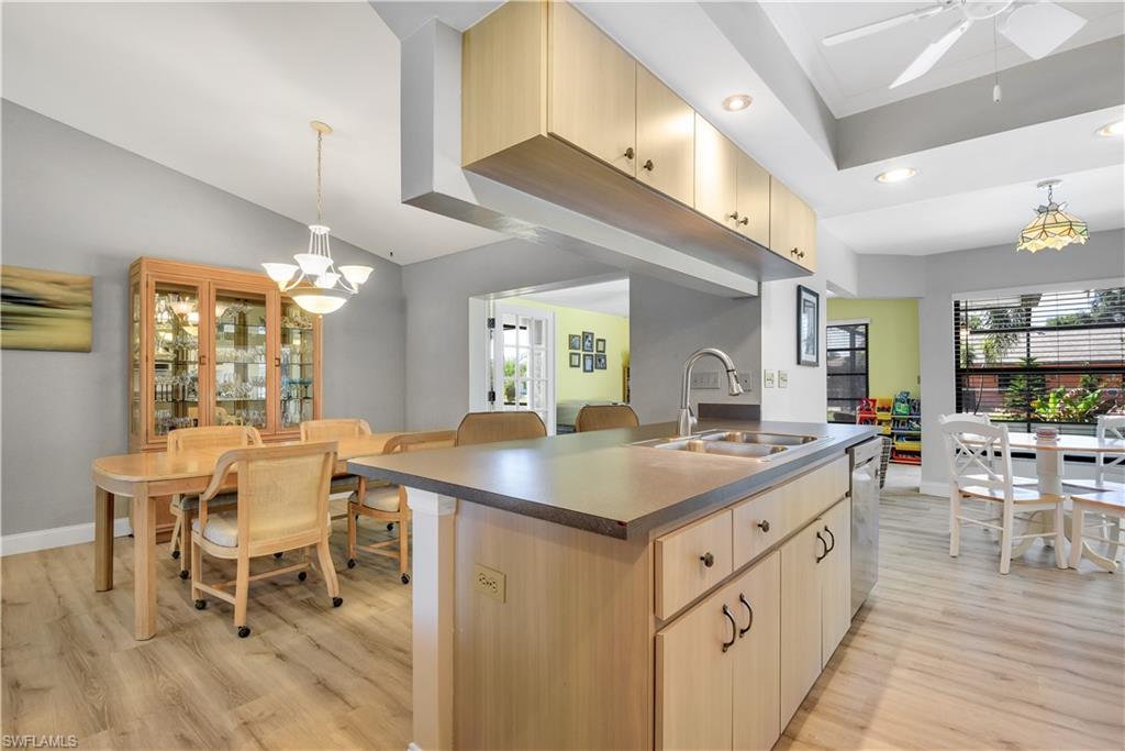 SAN CARLOS PARK - Residential