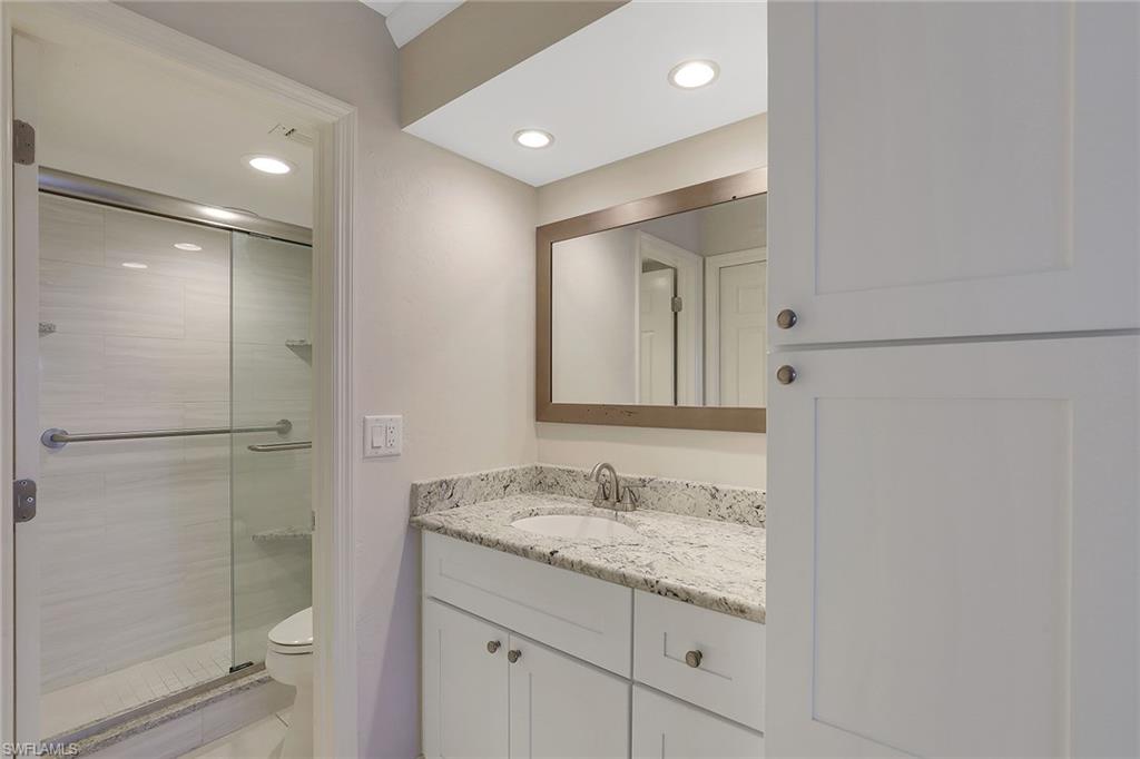 SMOKEHOUSE BAY CLUB - Residential