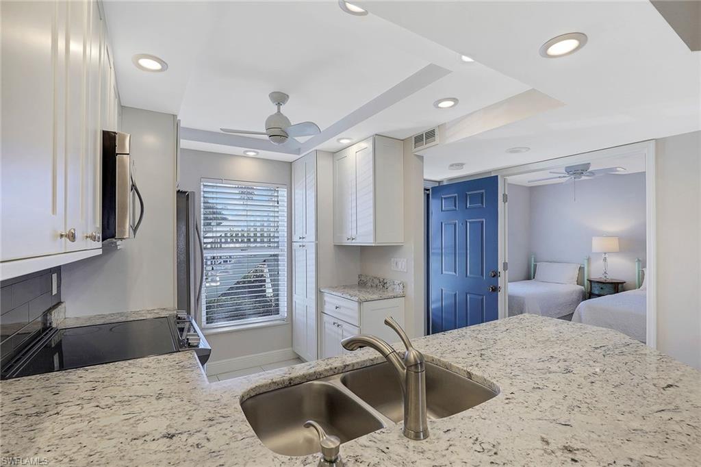 SMOKEHOUSE BAY CLUB - Residential