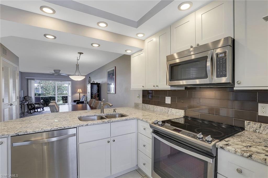 SMOKEHOUSE BAY CLUB - Residential