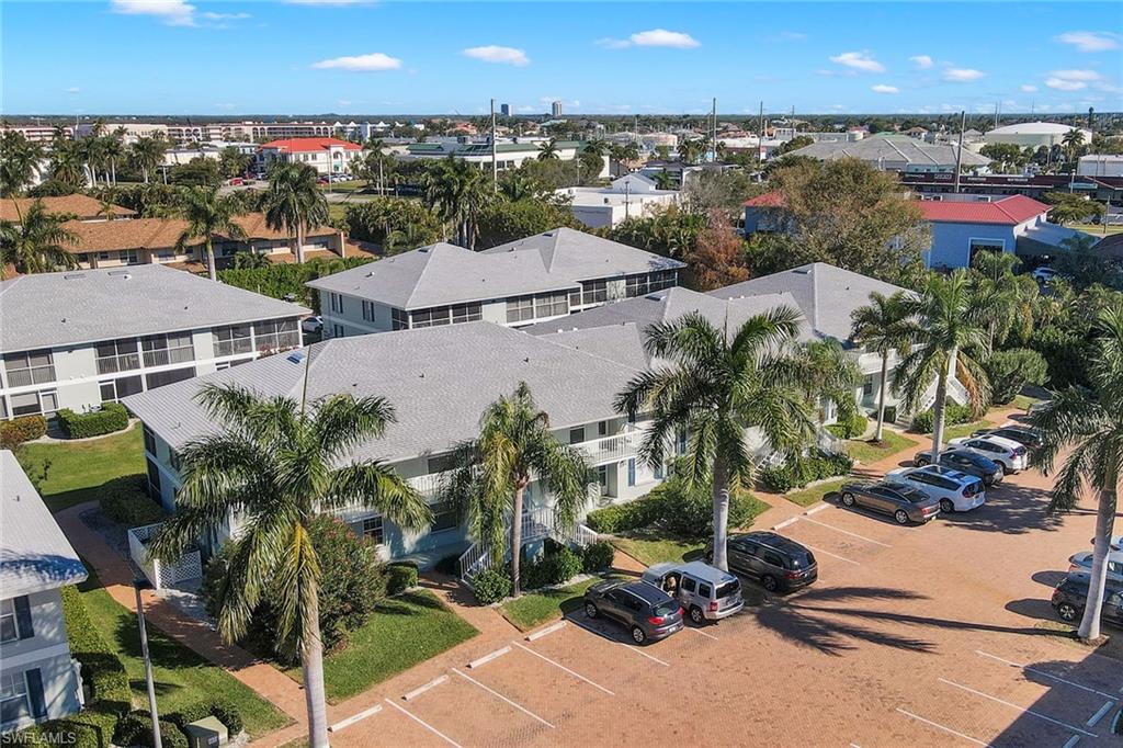 SMOKEHOUSE BAY CLUB - Residential