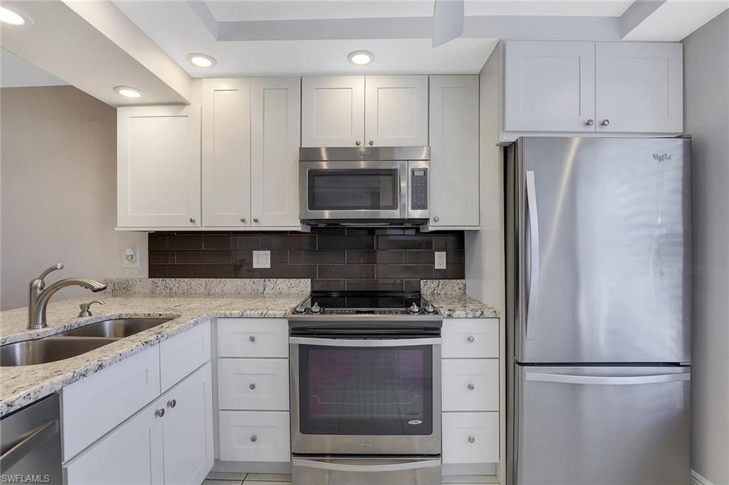 SMOKEHOUSE BAY CLUB - Residential