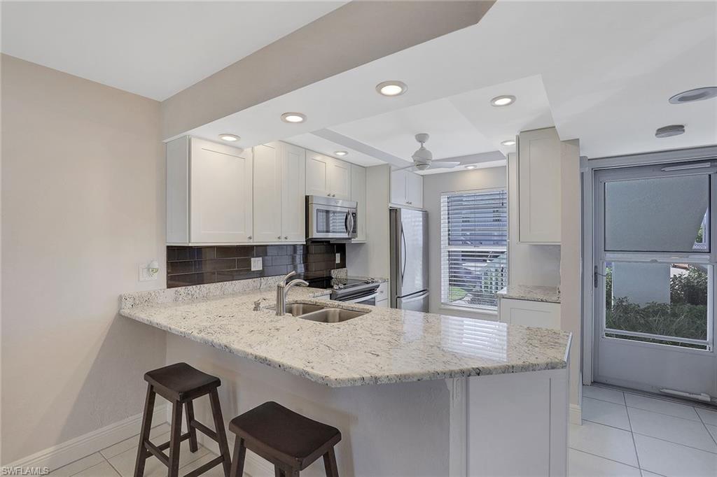 SMOKEHOUSE BAY CLUB - Residential