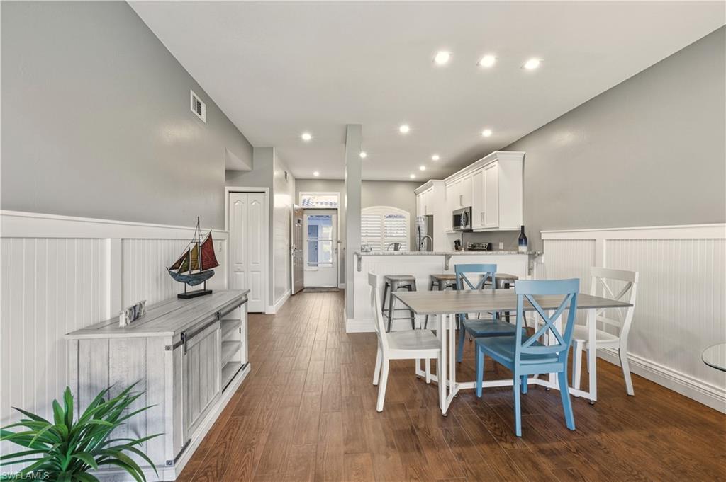 SUNSET CAY VILLAS - Residential