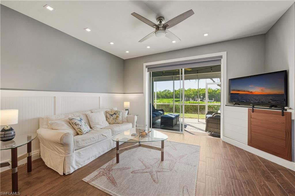 SUNSET CAY VILLAS - Residential