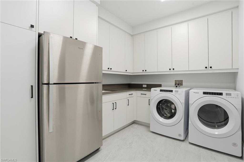 INFINITY AT THE COLONY - Residential