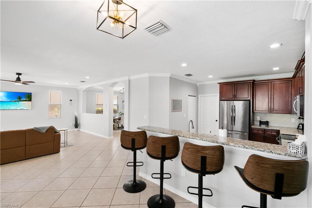 VALENCIA COUNTRY CLUB - Residential Lease