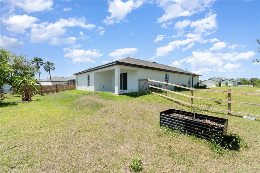 MIRROR LAKES - Residential Lease