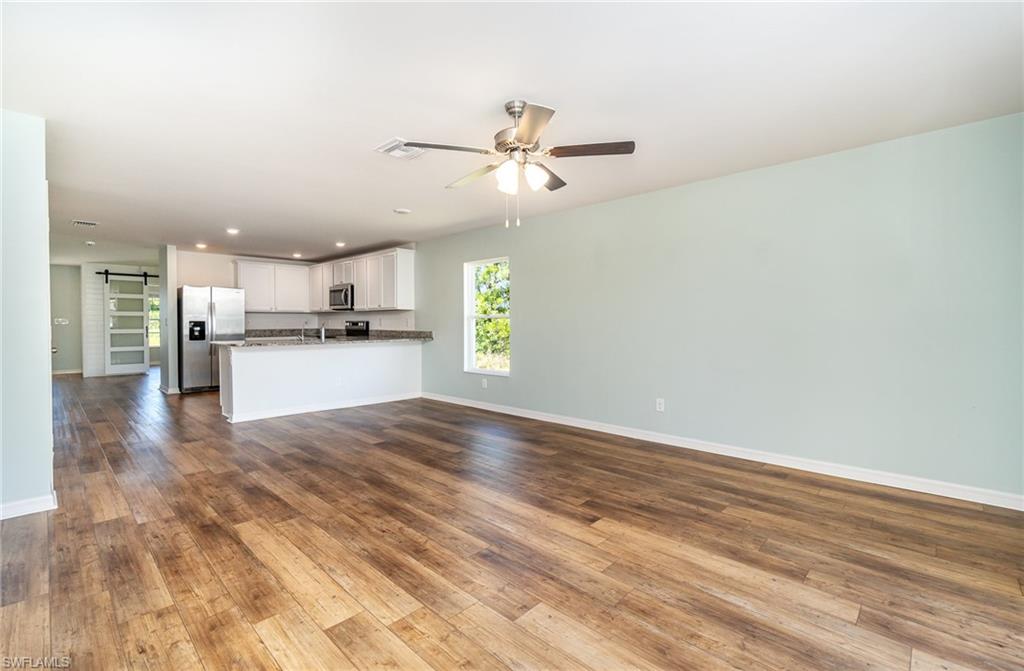 MIRROR LAKES - Residential Lease