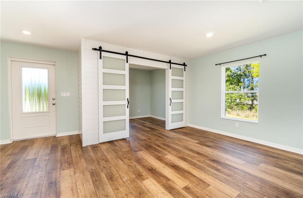 MIRROR LAKES - Residential Lease