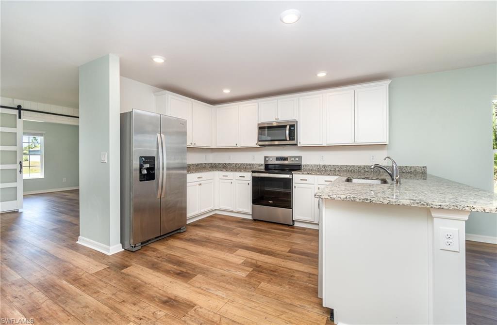 MIRROR LAKES - Residential Lease