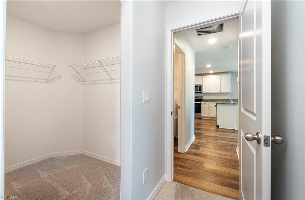 MIRROR LAKES - Residential Lease