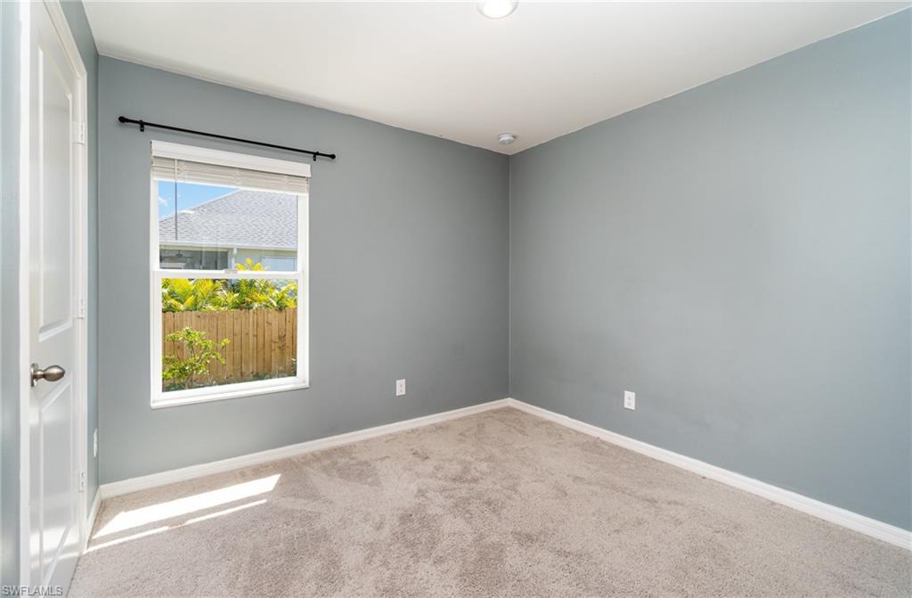 MIRROR LAKES - Residential Lease